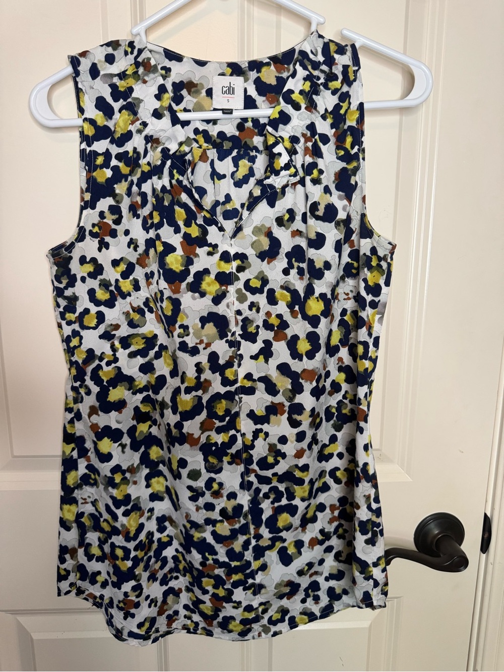 cabi Sleeveless Printed V-Neck Women's Top in White Multicolor